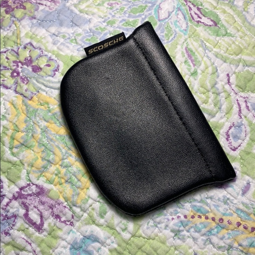SCOSCHE BLACK POUCH HEADPHONE POUCH